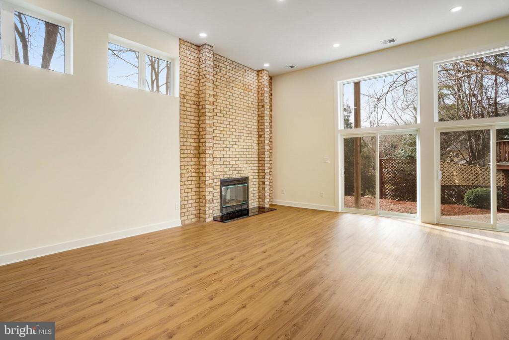 398 PATOWMACK COURT