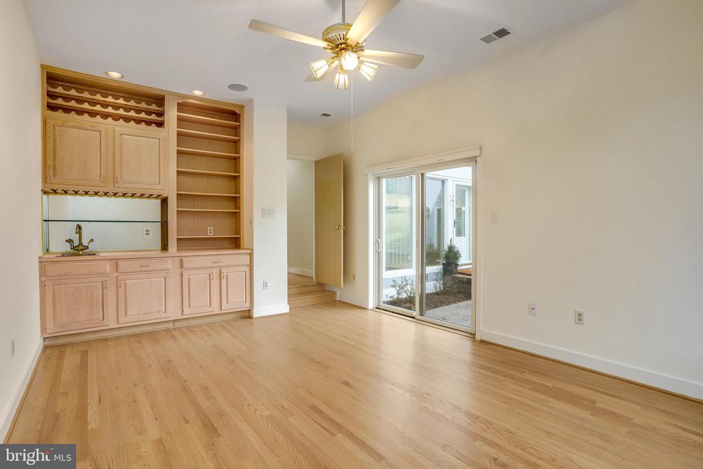 398 PATOWMACK COURT