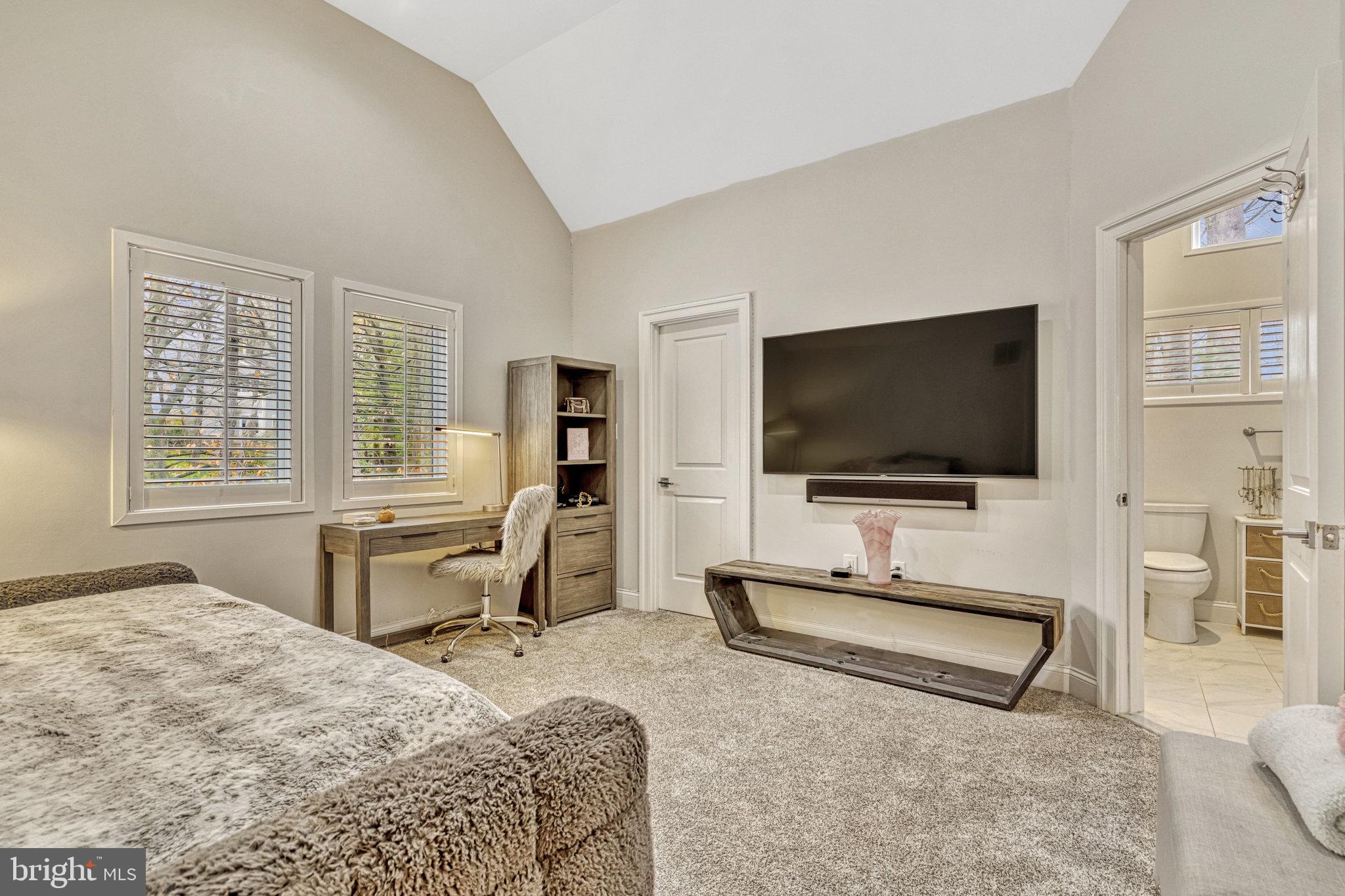 11577 GREENWICH POINT ROAD