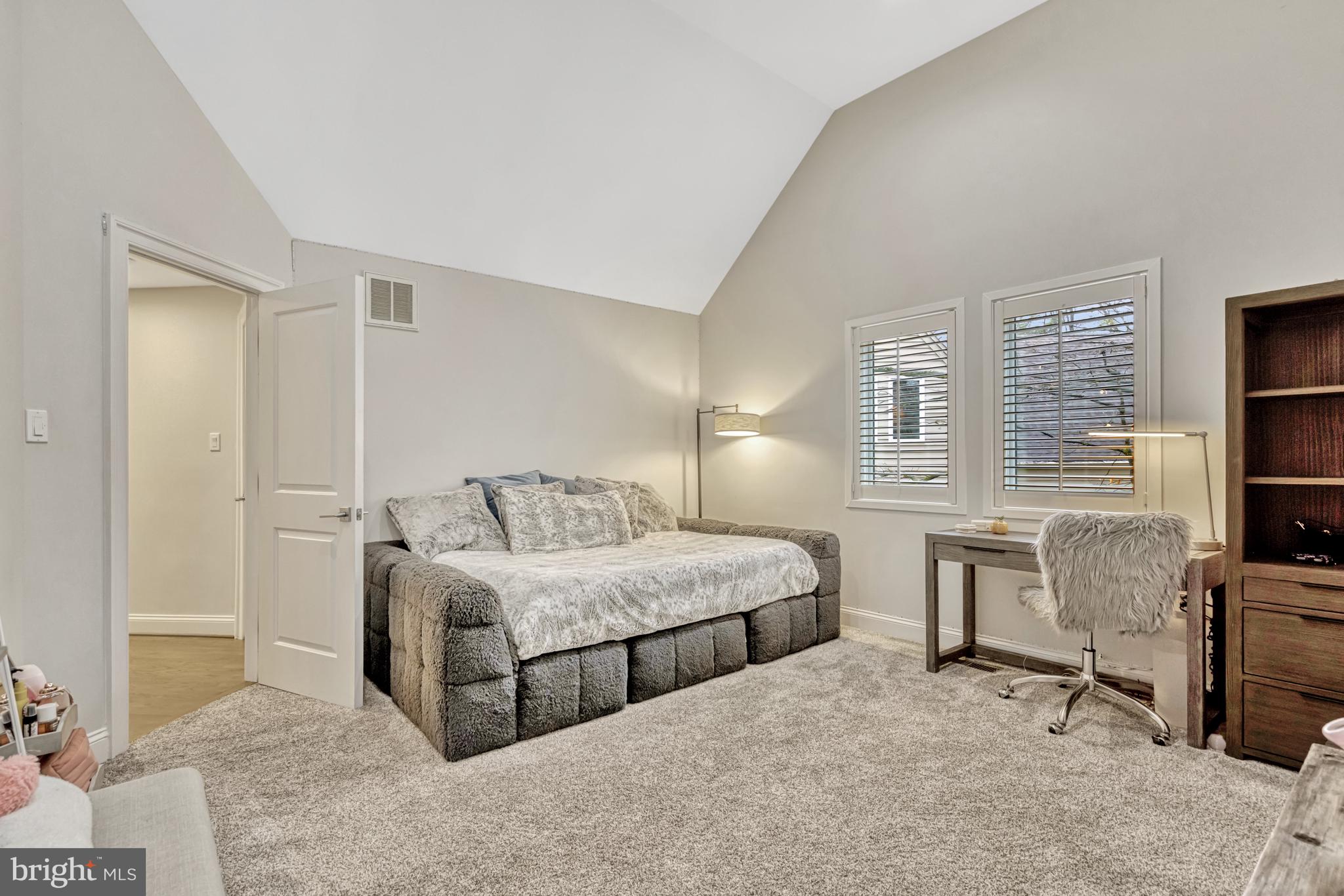 11577 GREENWICH POINT ROAD