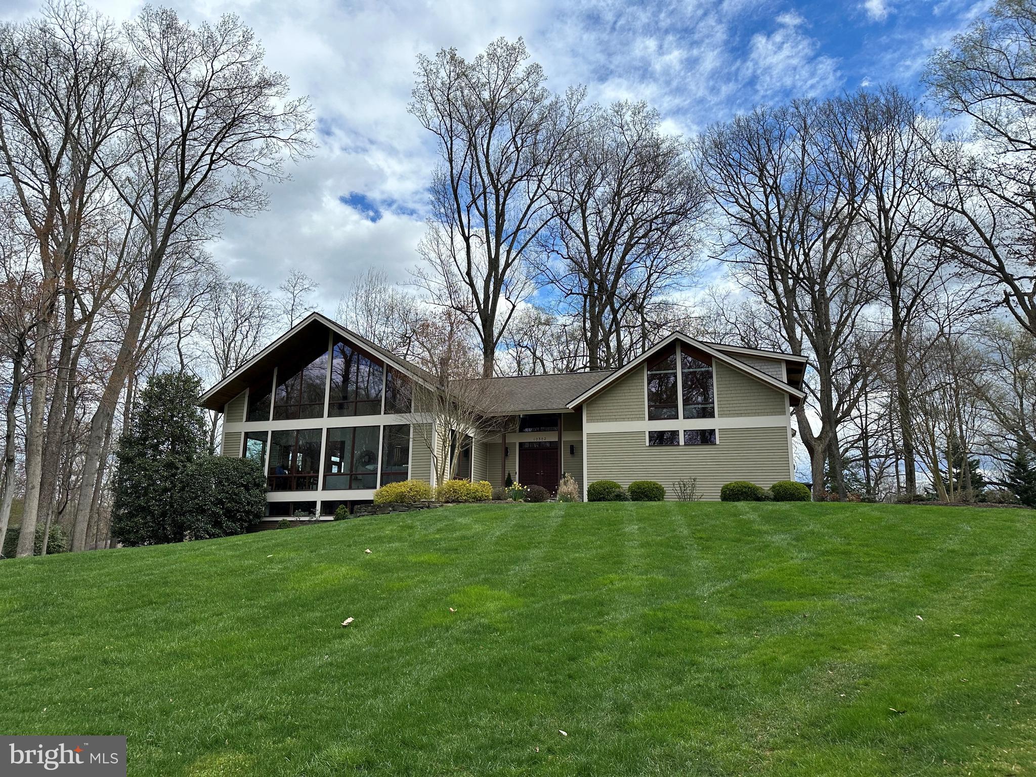 10302 ELIZABETH STREET