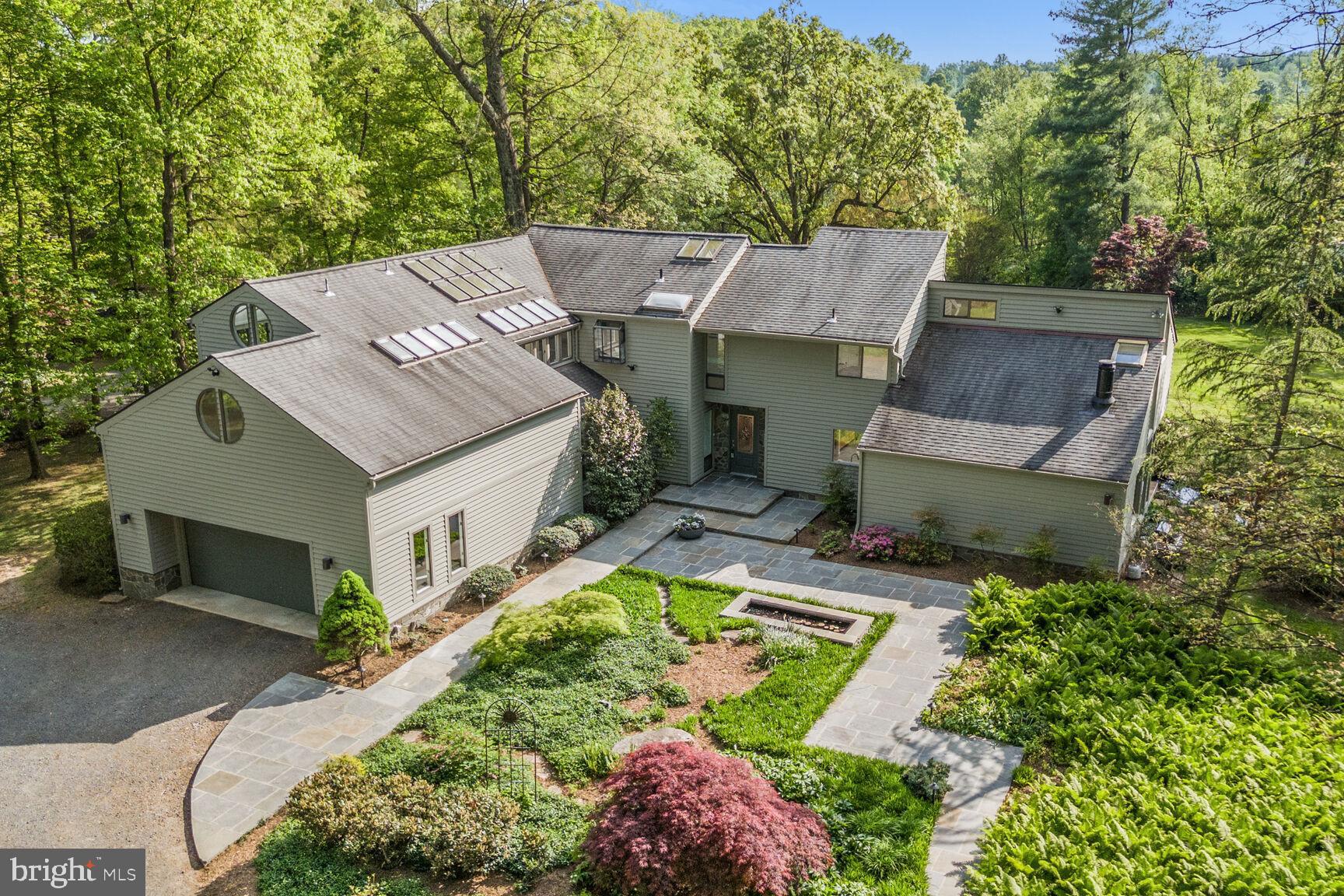 808 CROOKED CROW LANE