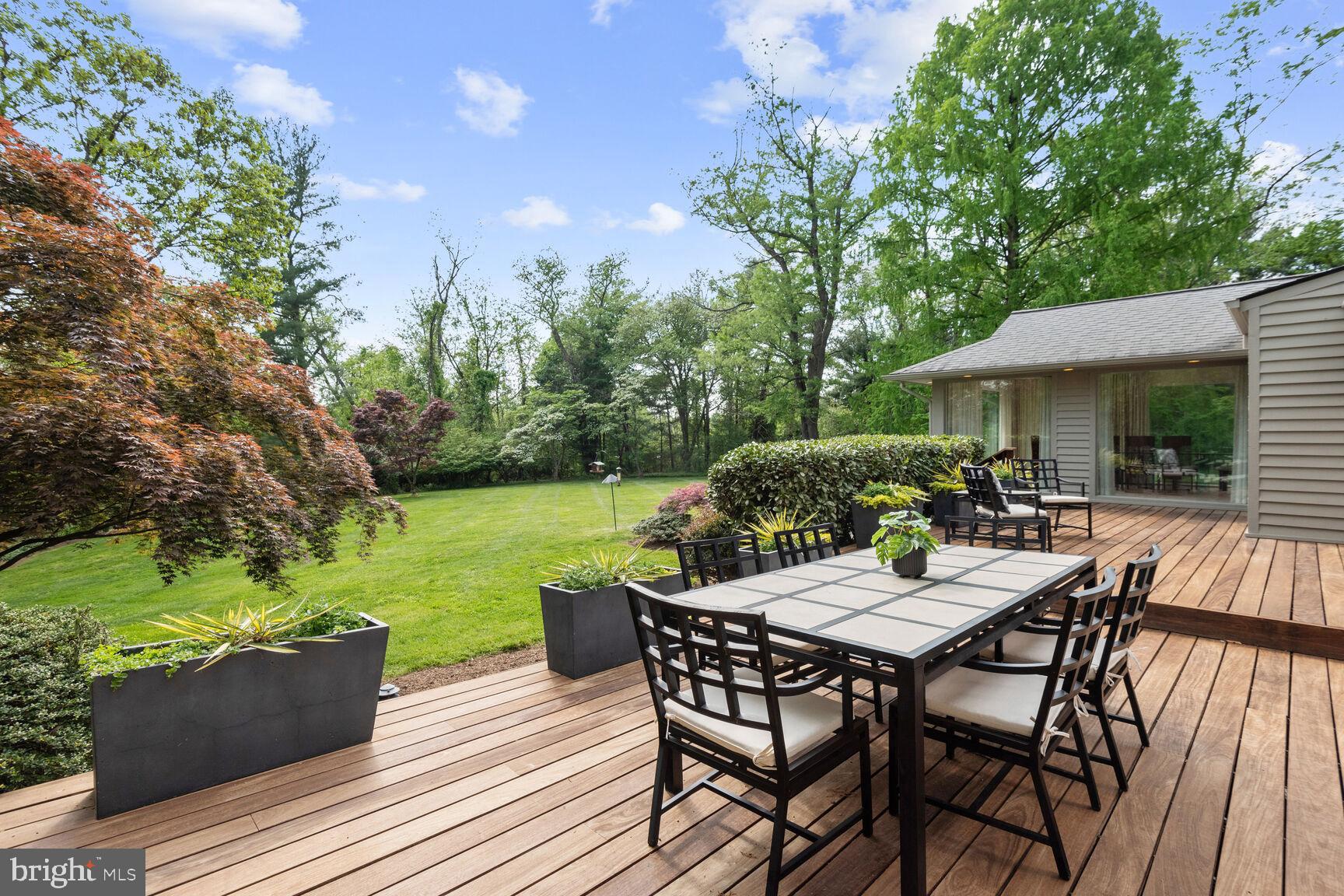 808 CROOKED CROW LANE