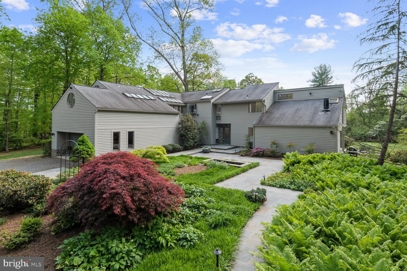 808 CROOKED CROW LANE