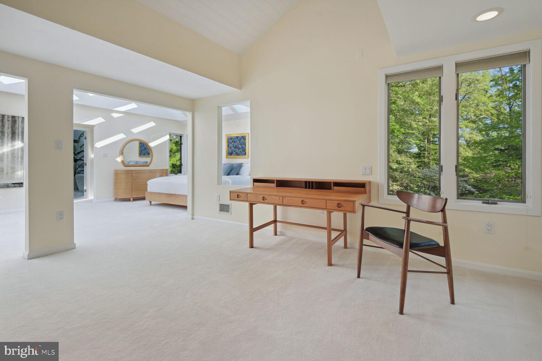 808 CROOKED CROW LANE