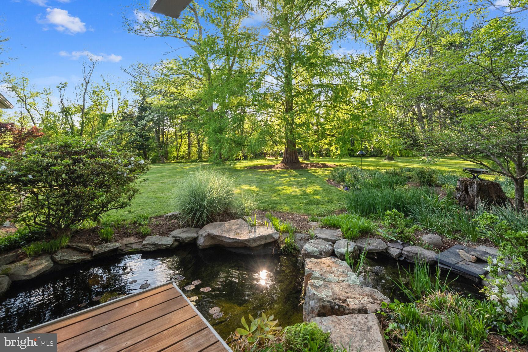 808 CROOKED CROW LANE