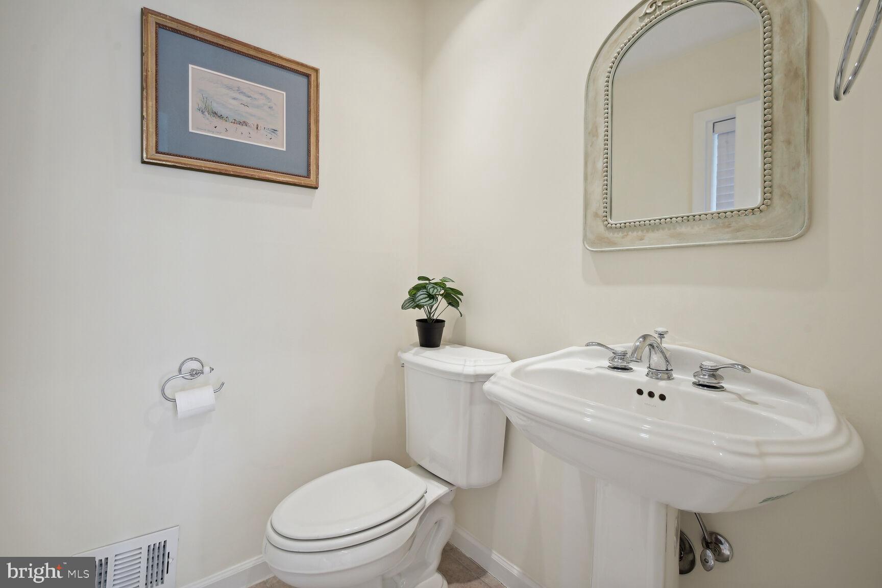 808 CROOKED CROW LANE