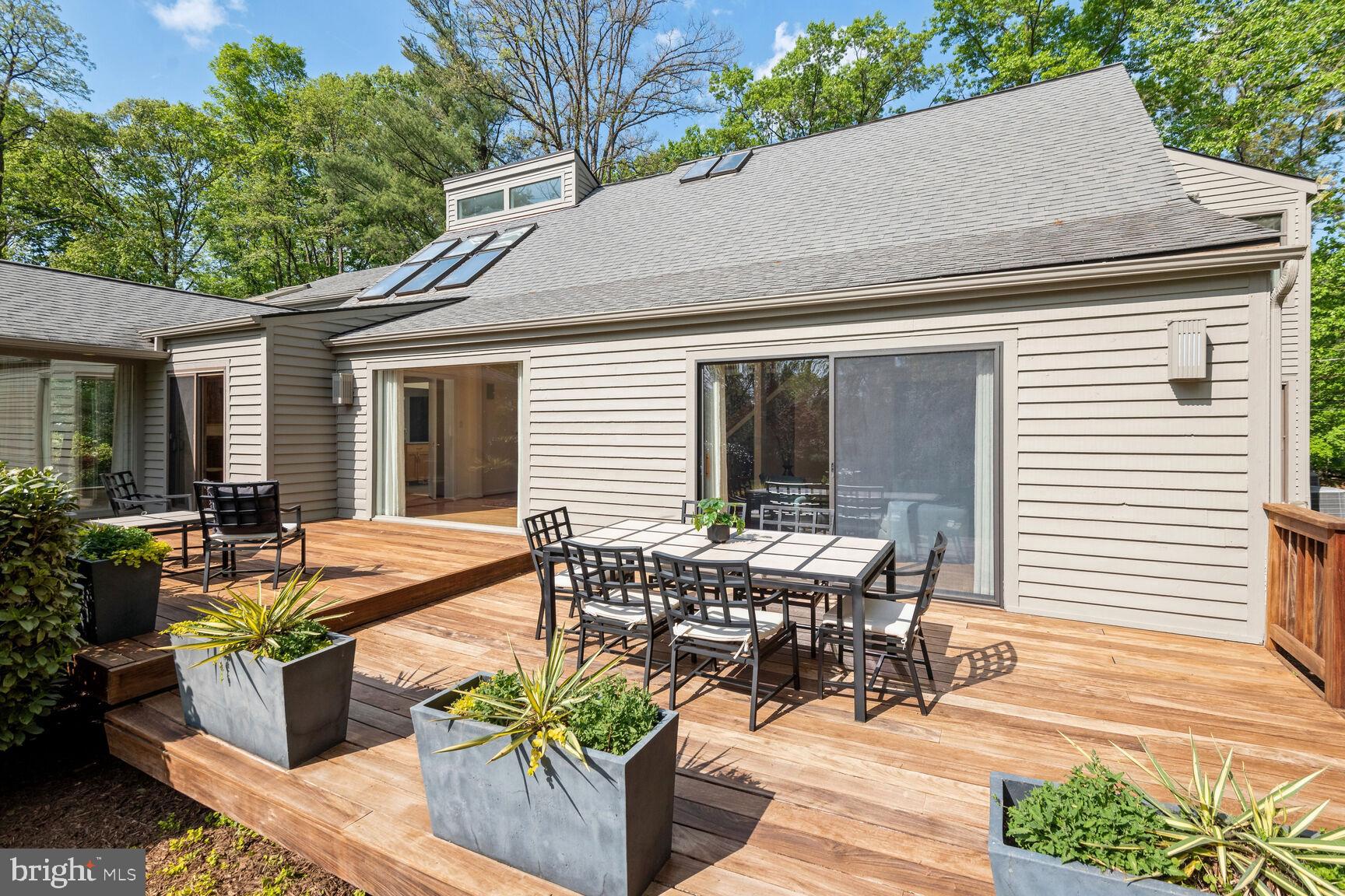 808 CROOKED CROW LANE