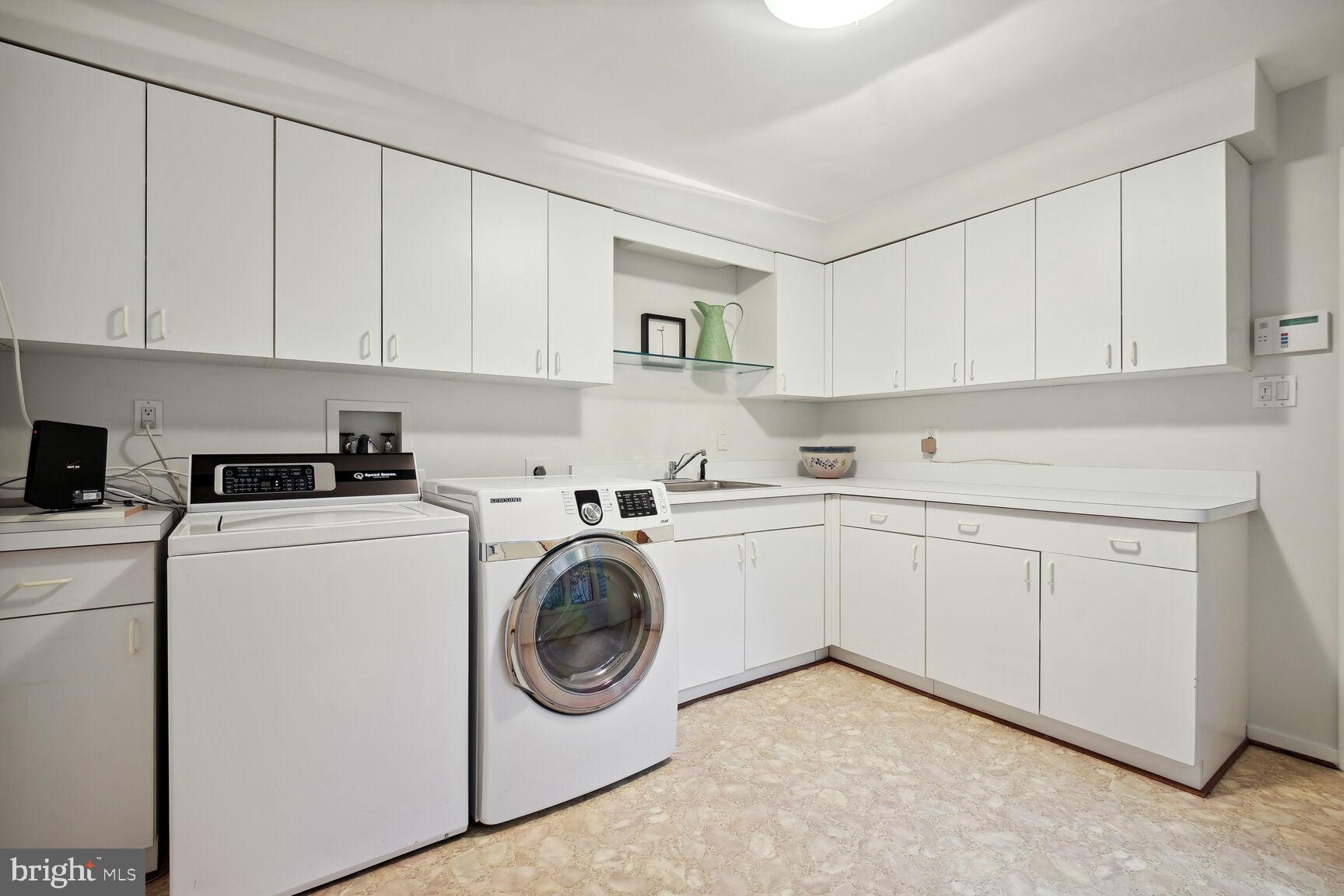 808 CROOKED CROW LANE