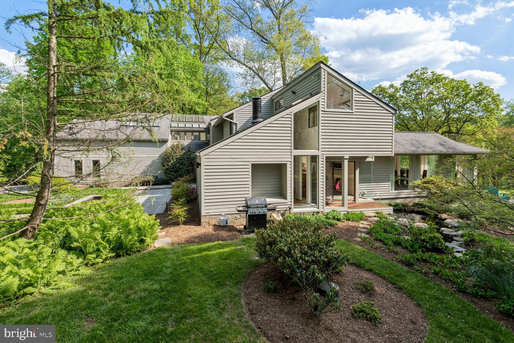 808 CROOKED CROW LANE