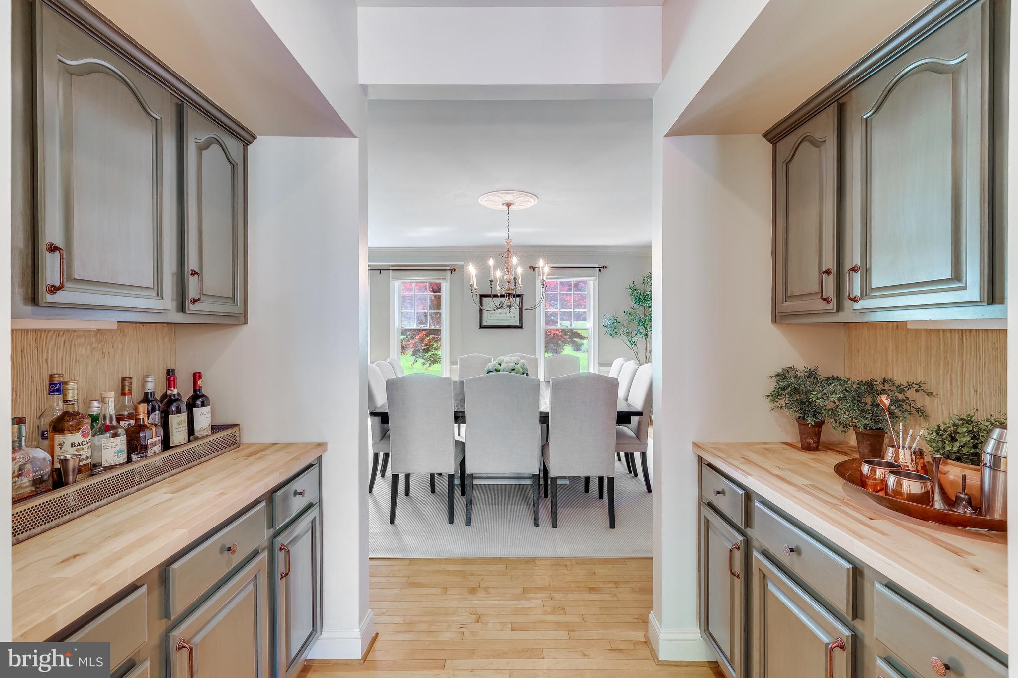 10402 VAN PATTEN LANE