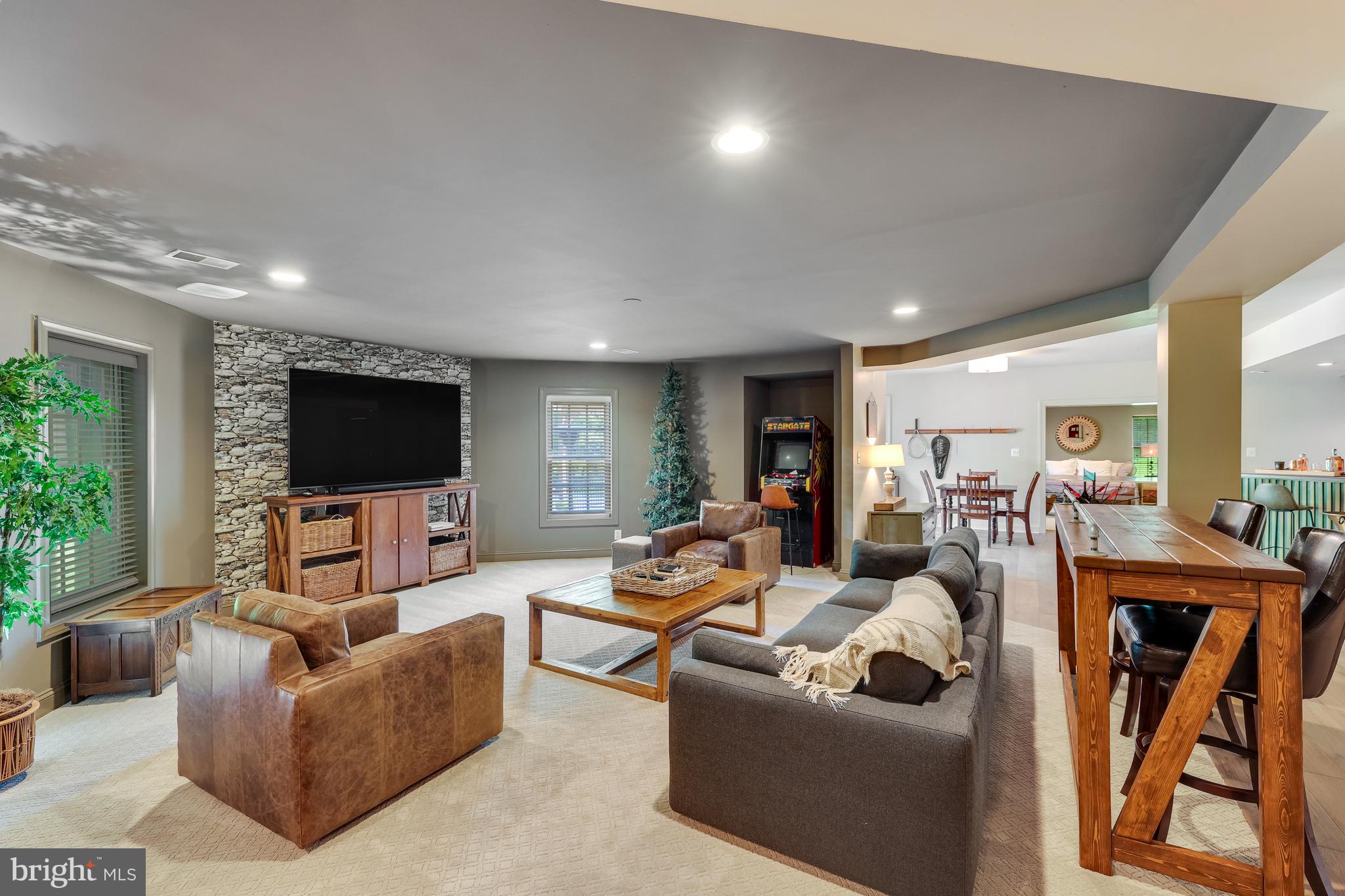 10402 VAN PATTEN LANE