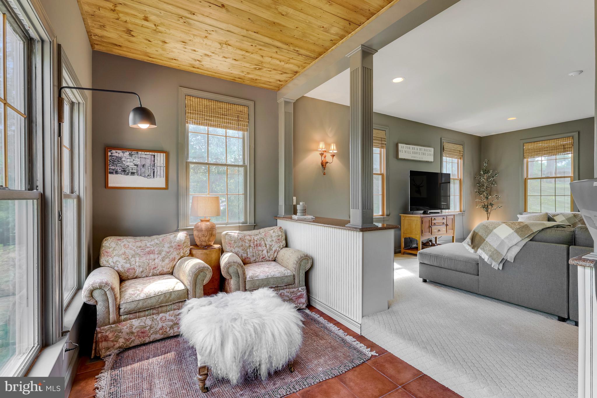 10402 VAN PATTEN LANE