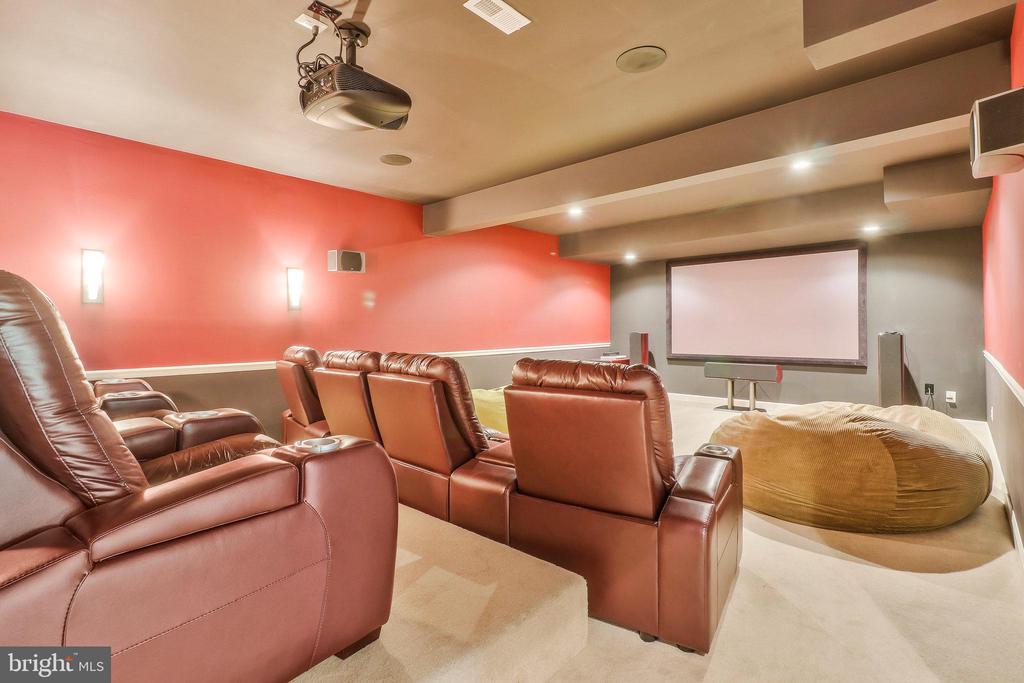 10403 VAN PATTEN LANE