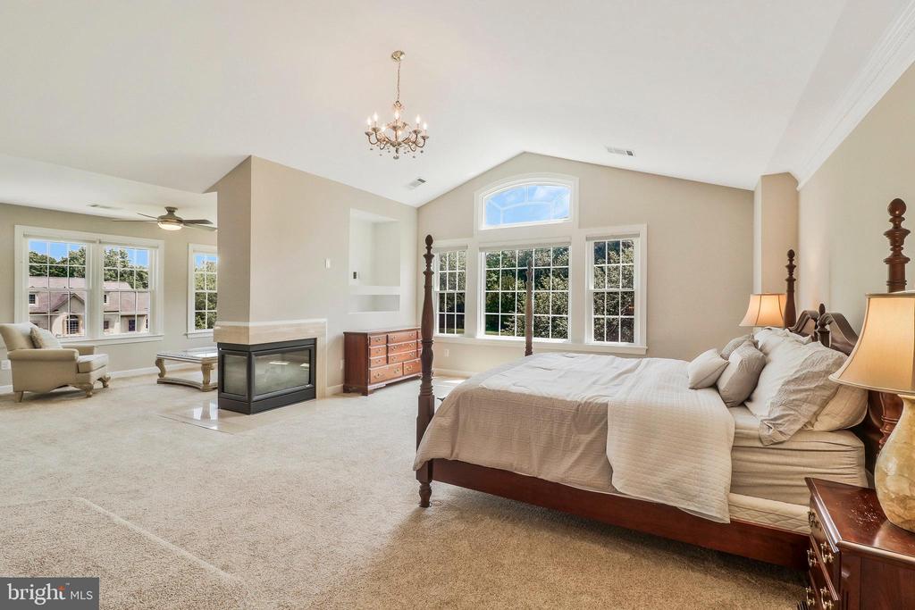 10403 VAN PATTEN LANE