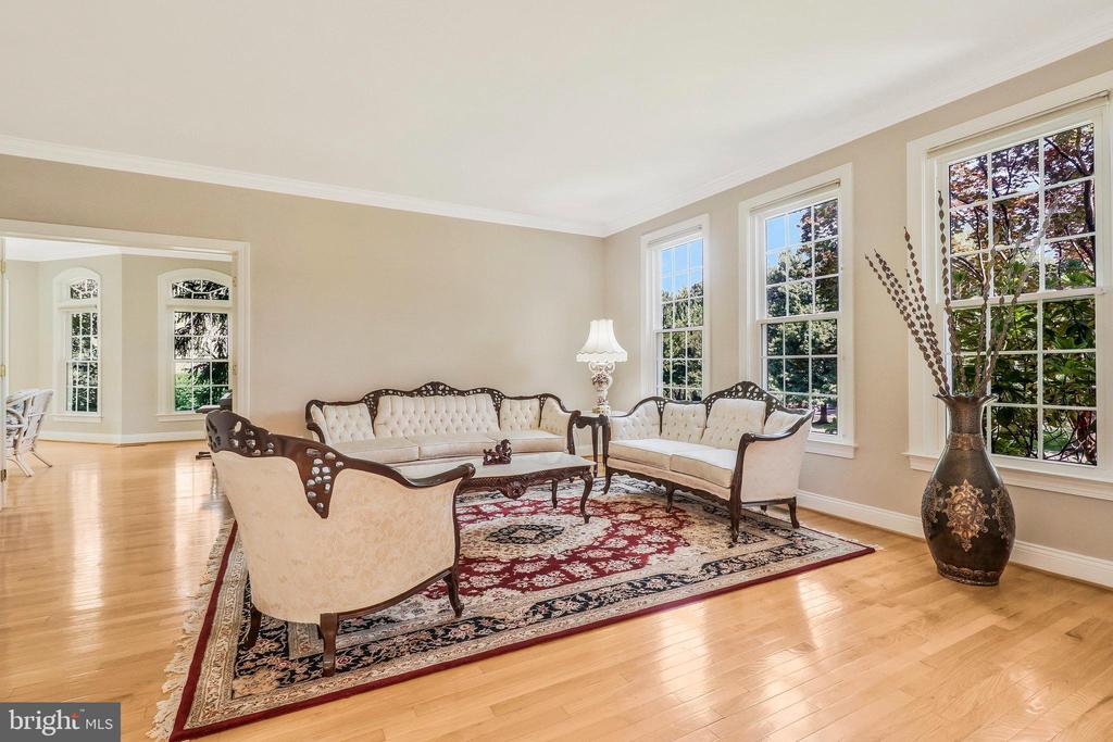 10403 VAN PATTEN LANE
