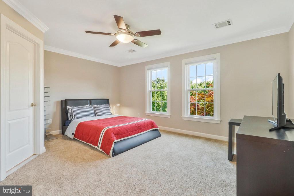 10403 VAN PATTEN LANE