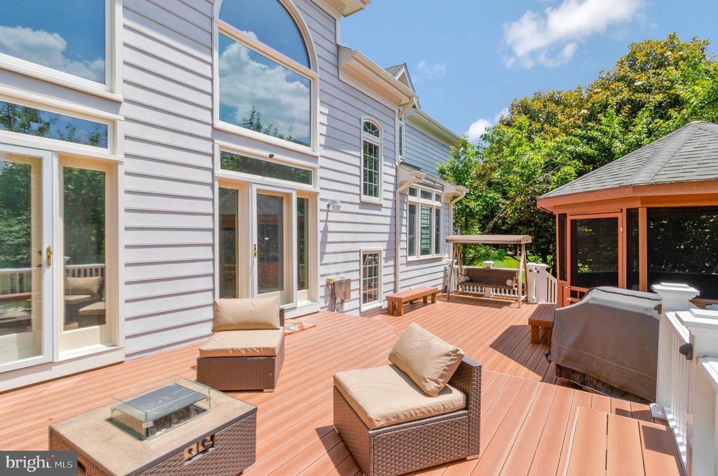 10403 VAN PATTEN LANE