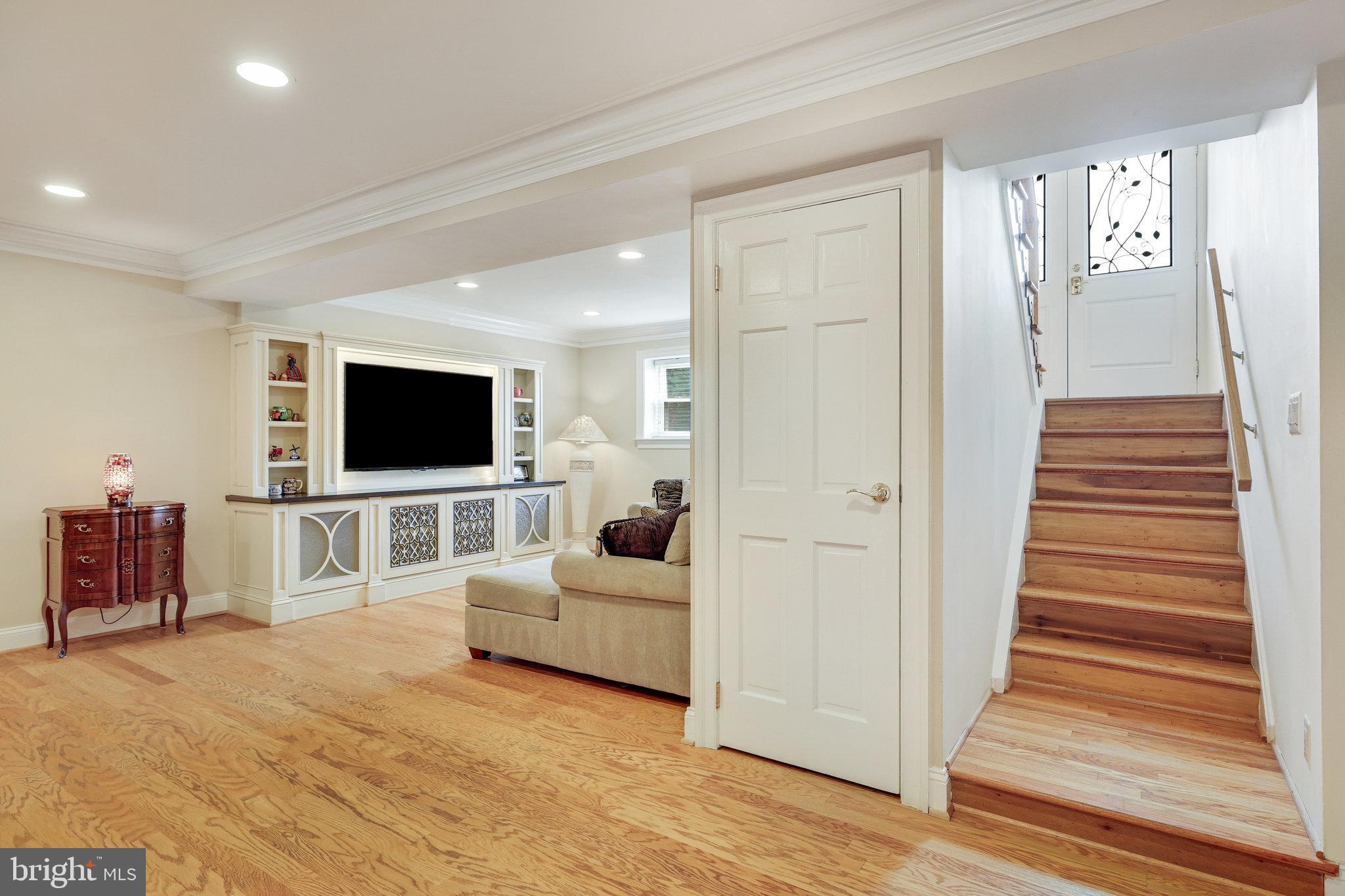 816 CONSTELLATION DRIVE