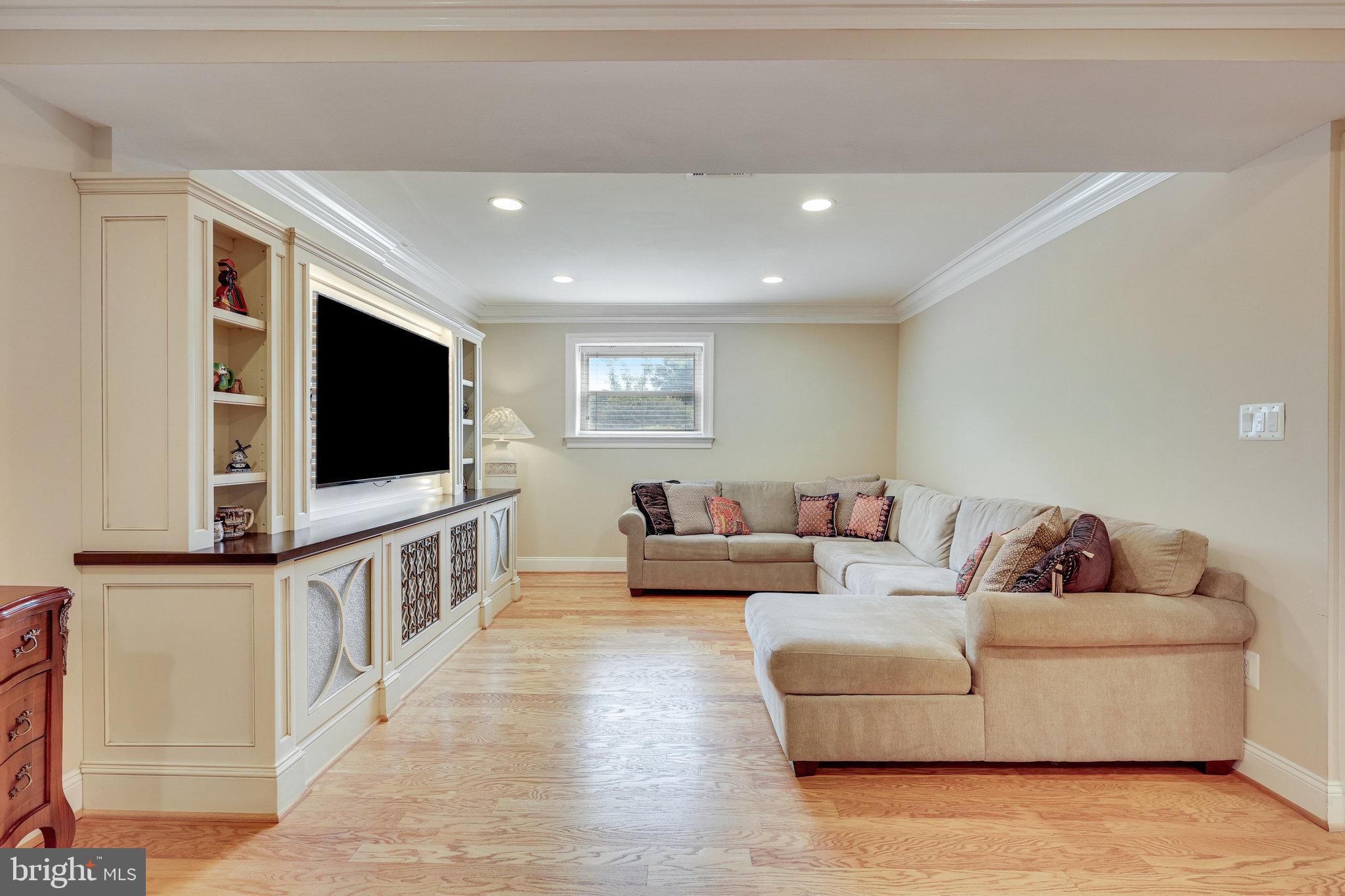 816 CONSTELLATION DRIVE