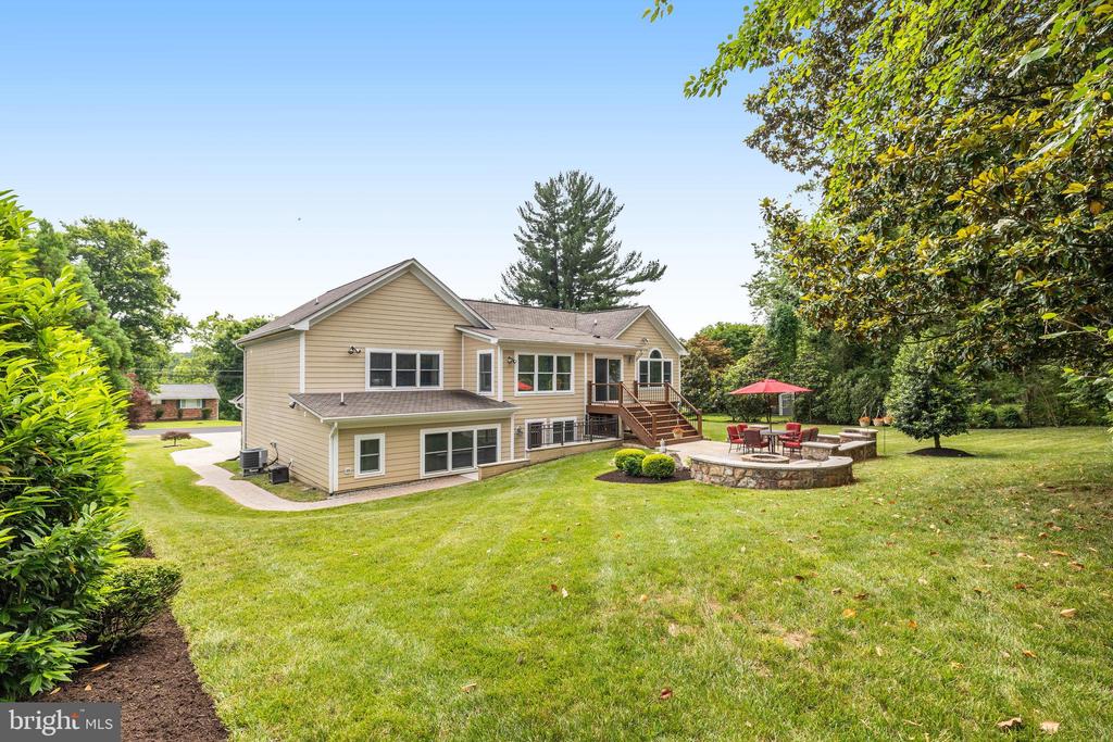 816 CONSTELLATION DRIVE