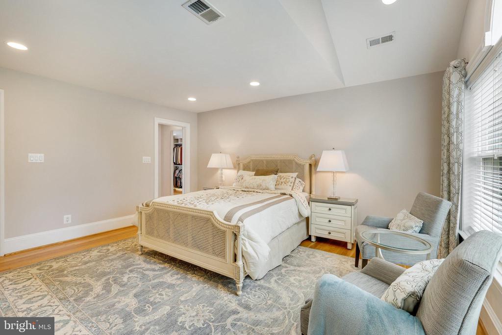 816 CONSTELLATION DRIVE