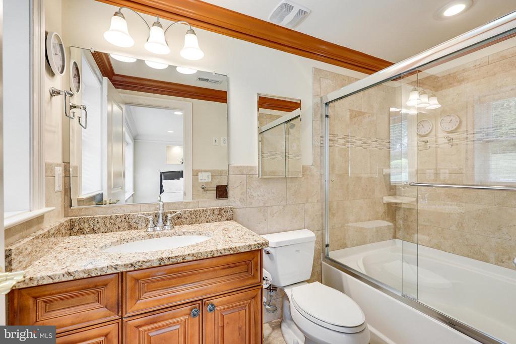 816 CONSTELLATION DRIVE