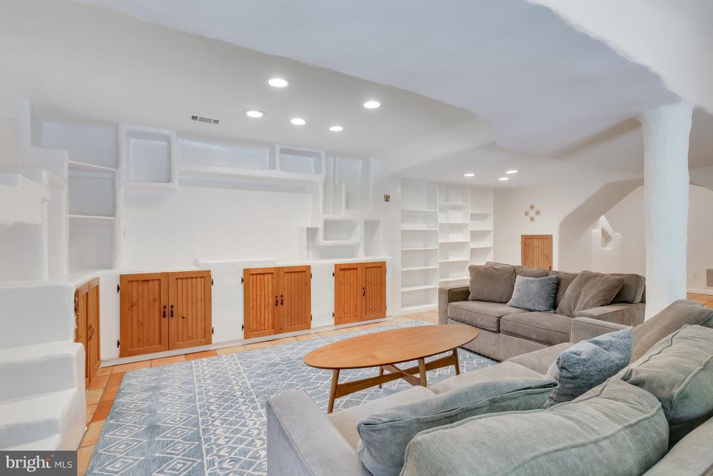 11300 COROBON LANE