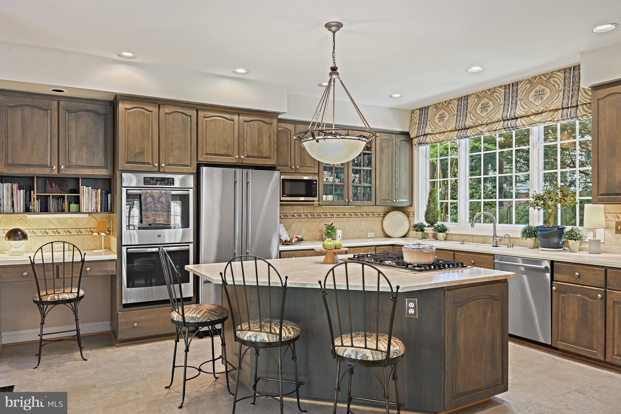 10005 ROBINDALE COURT