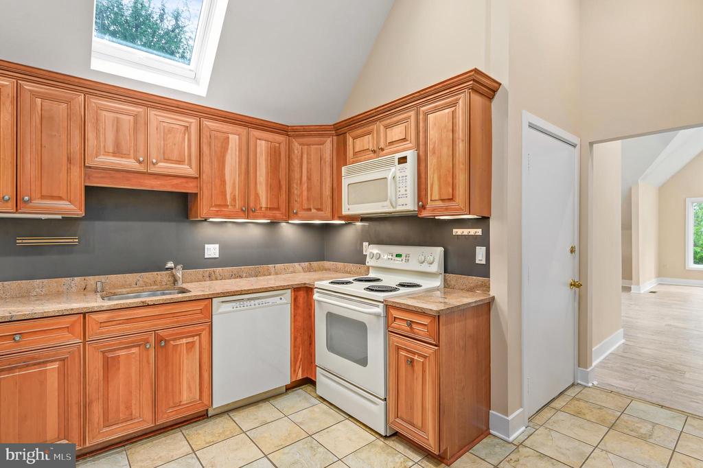 11103 GLADE DRIVE