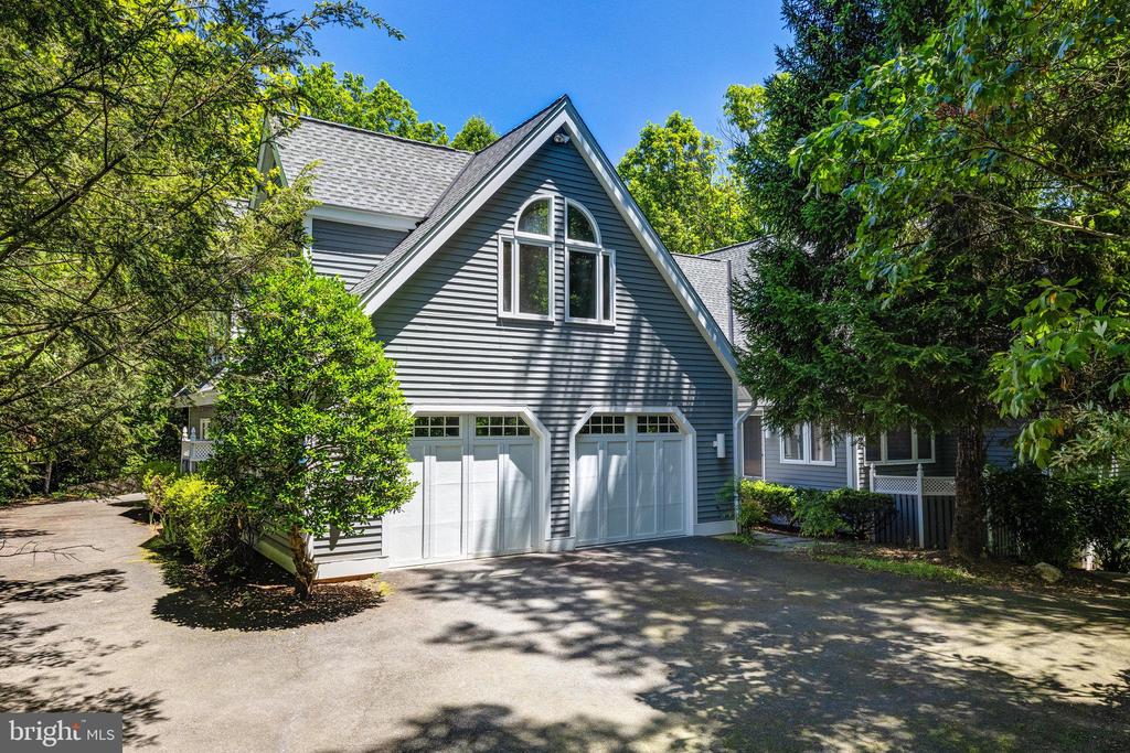 11103 GLADE DRIVE