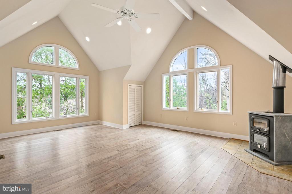 11103 GLADE DRIVE