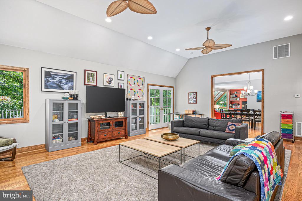 11103 GLADE DRIVE