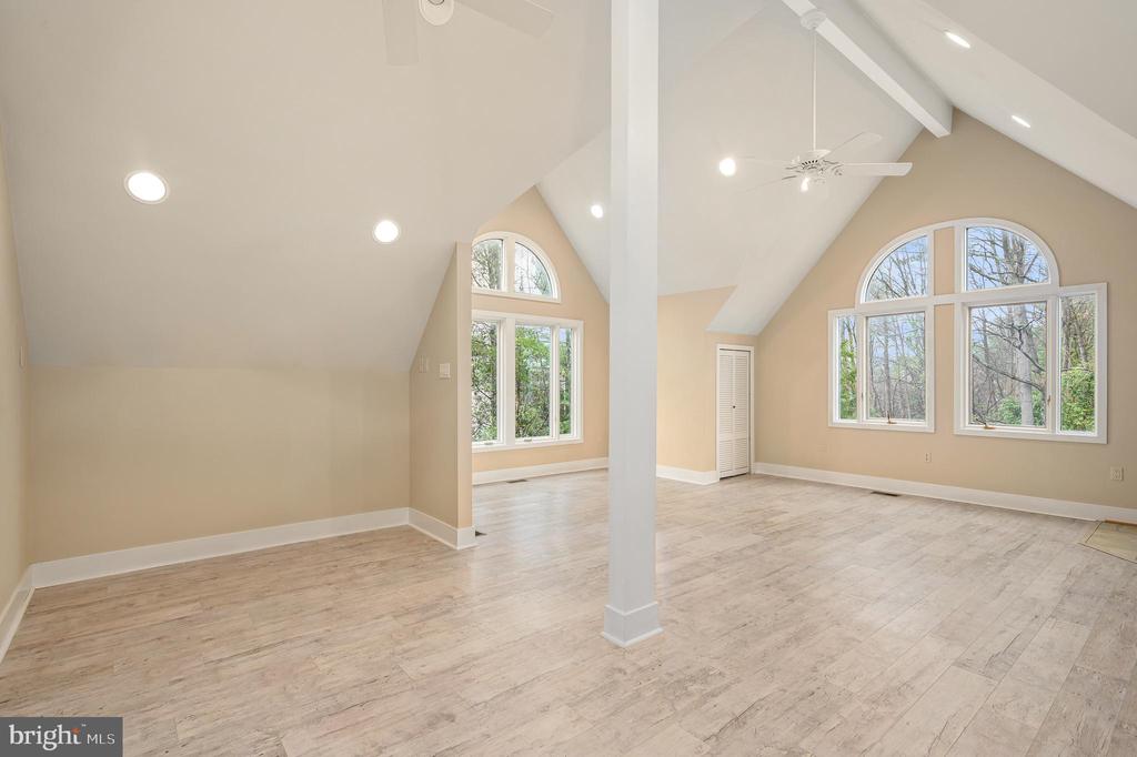 11103 GLADE DRIVE