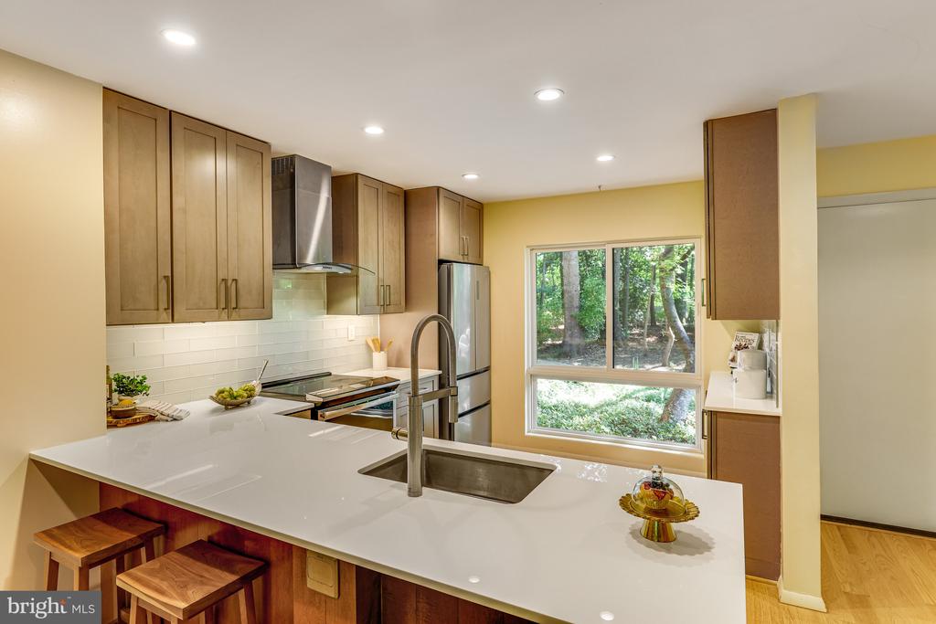11529 BUTTONWOOD COURT