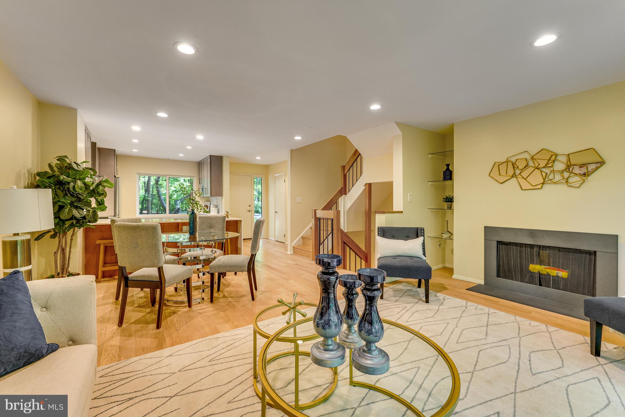 11529 BUTTONWOOD COURT