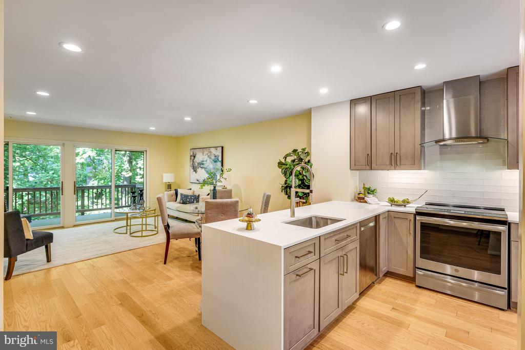 11529 BUTTONWOOD COURT
