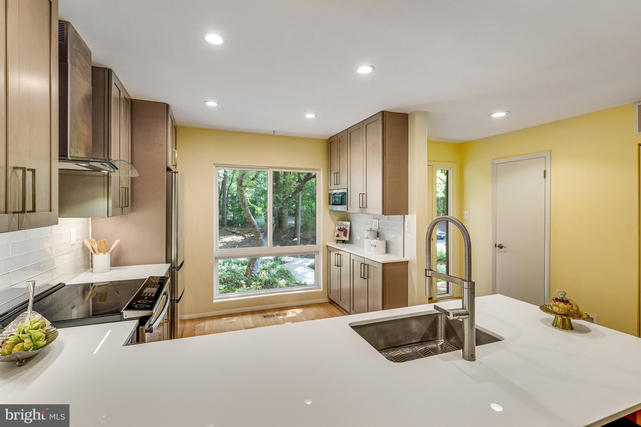 11529 BUTTONWOOD COURT