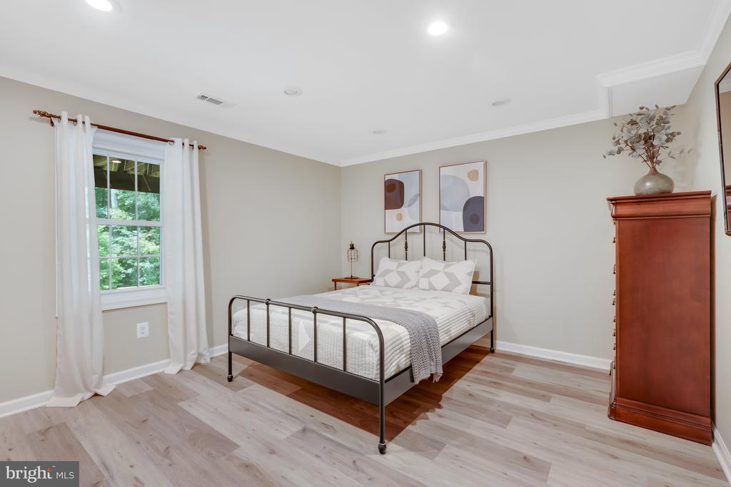 11602 ROLLING MEADOW DRIVE