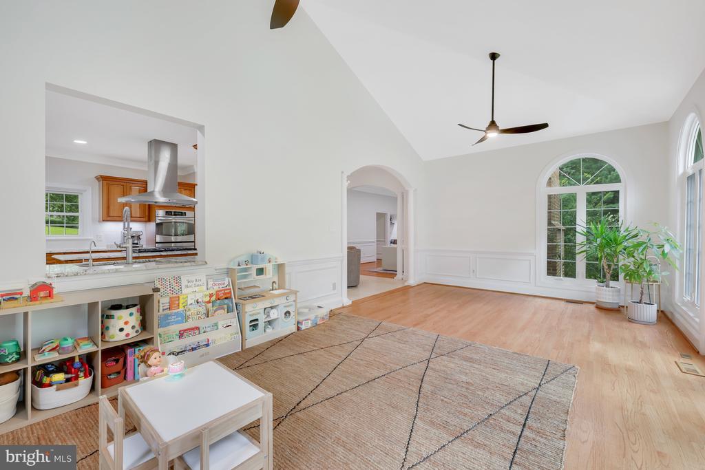11602 ROLLING MEADOW DRIVE