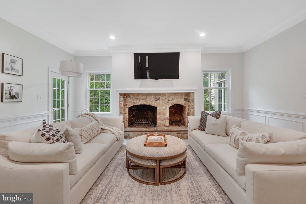11602 ROLLING MEADOW DRIVE