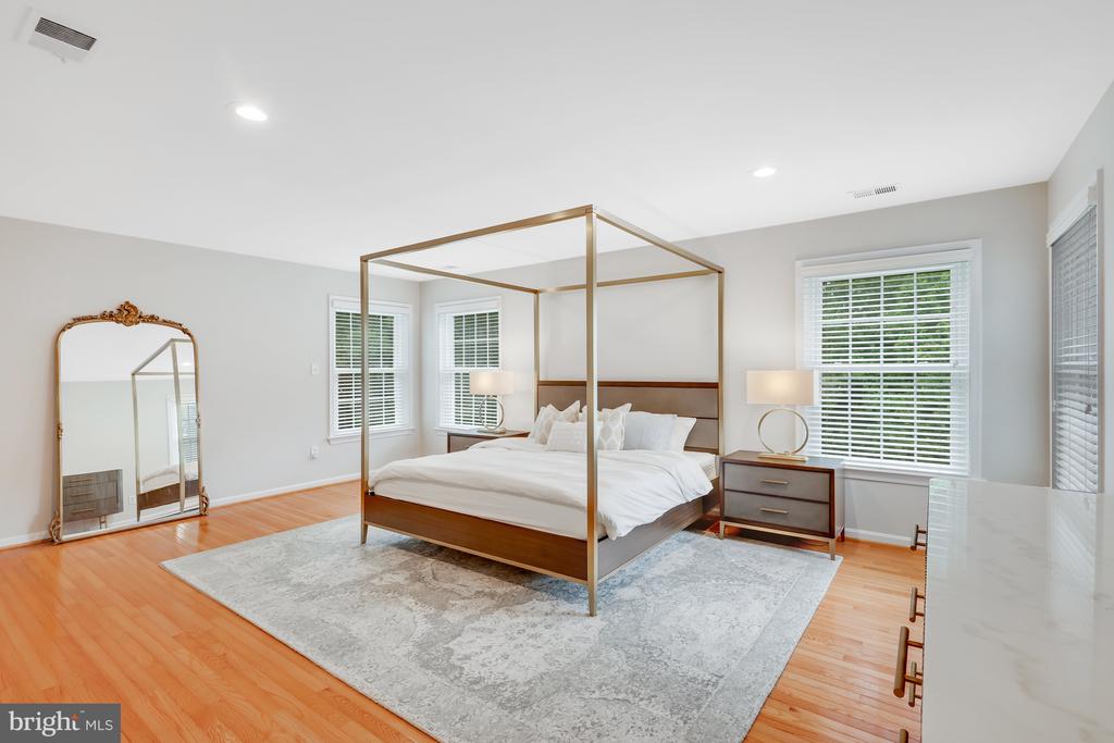 11602 ROLLING MEADOW DRIVE