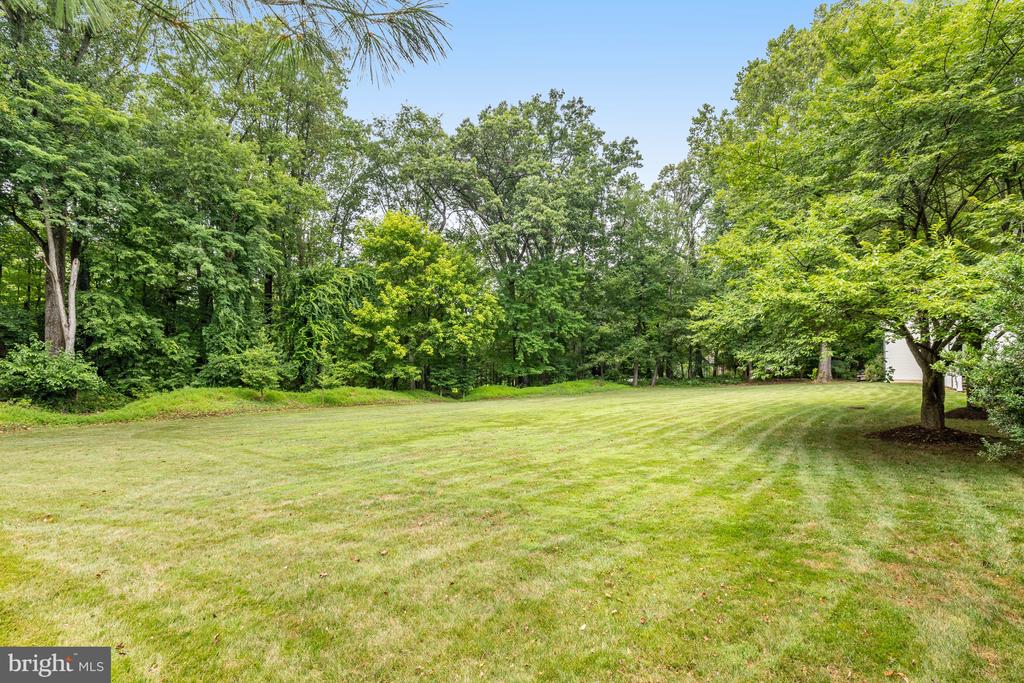 1054 BELLVIEW PLACE
