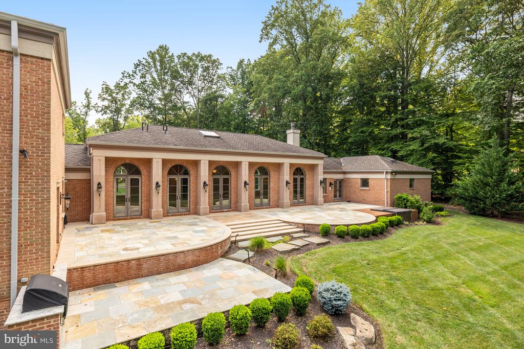 11304 SENECA CIRCLE