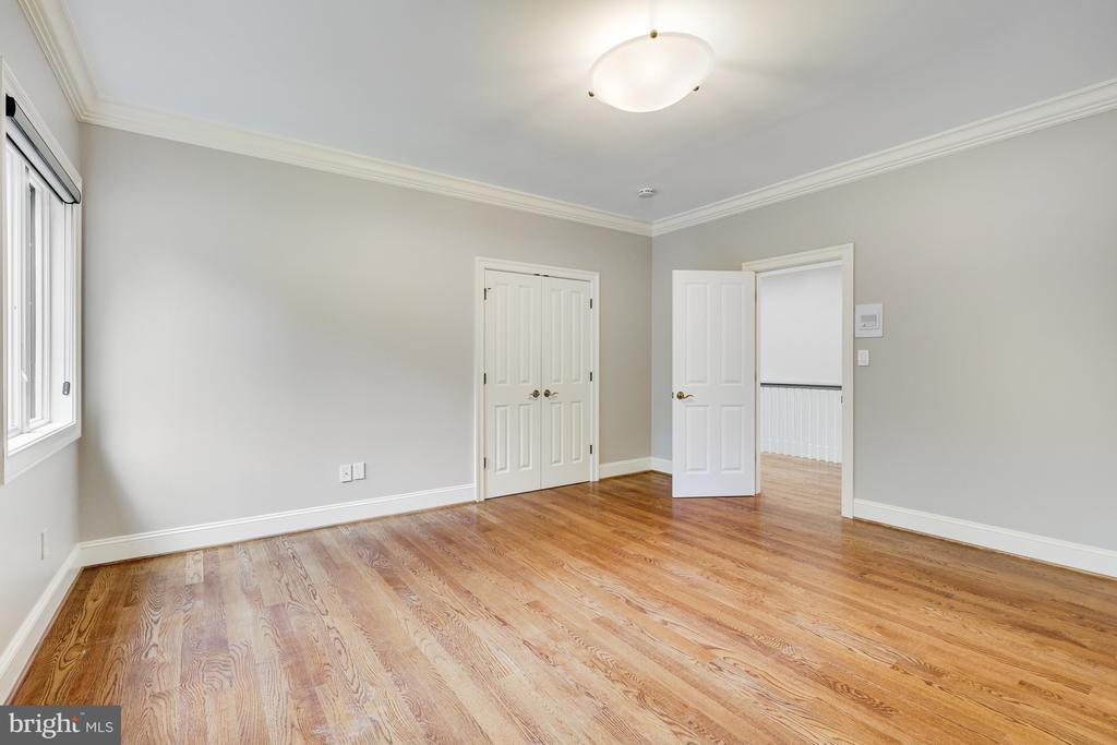11304 SENECA CIRCLE