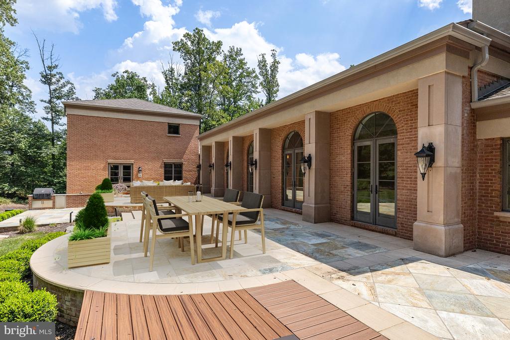 11304 SENECA CIRCLE