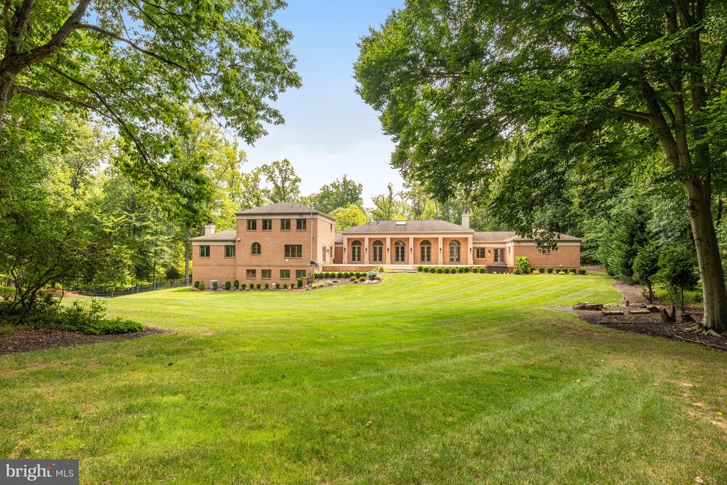 11304 SENECA CIRCLE