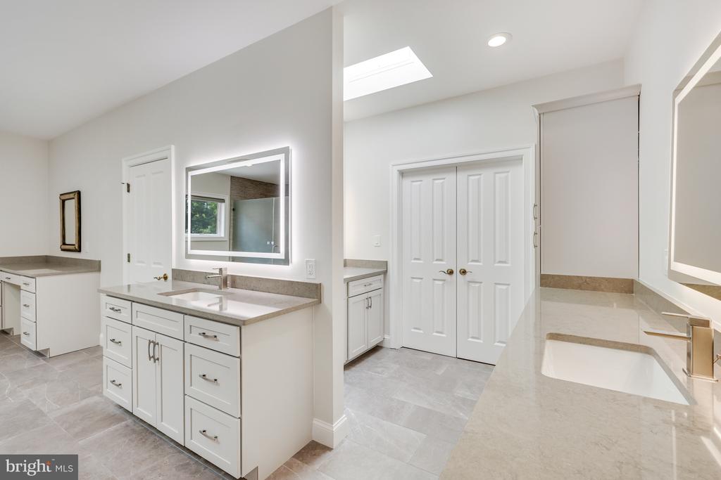 11304 SENECA CIRCLE