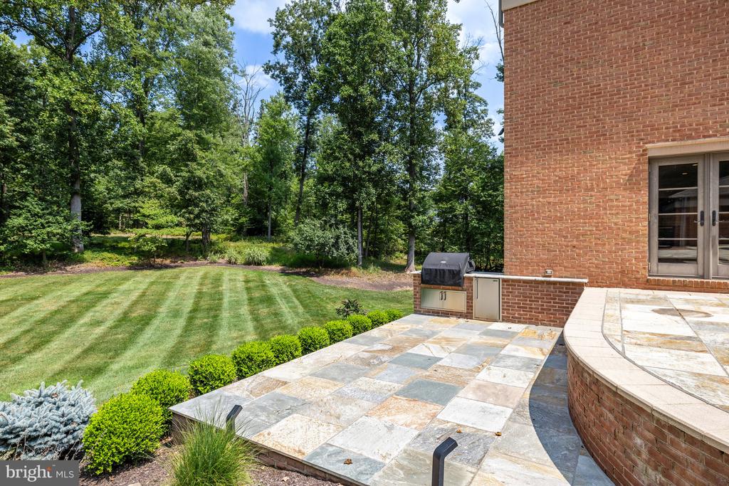 11304 SENECA CIRCLE