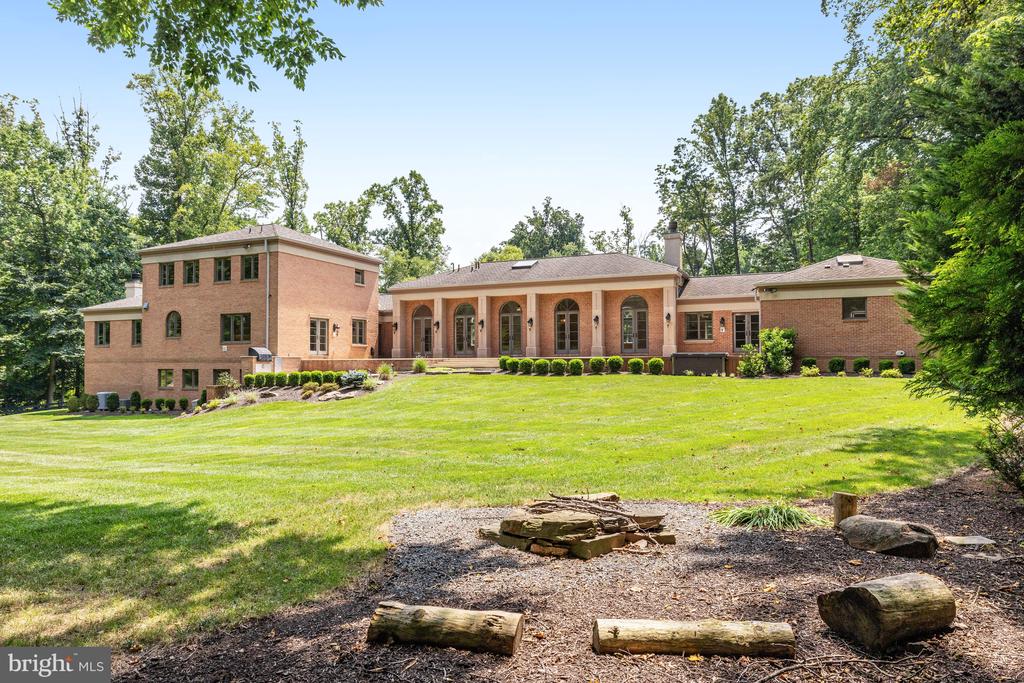 11304 SENECA CIRCLE